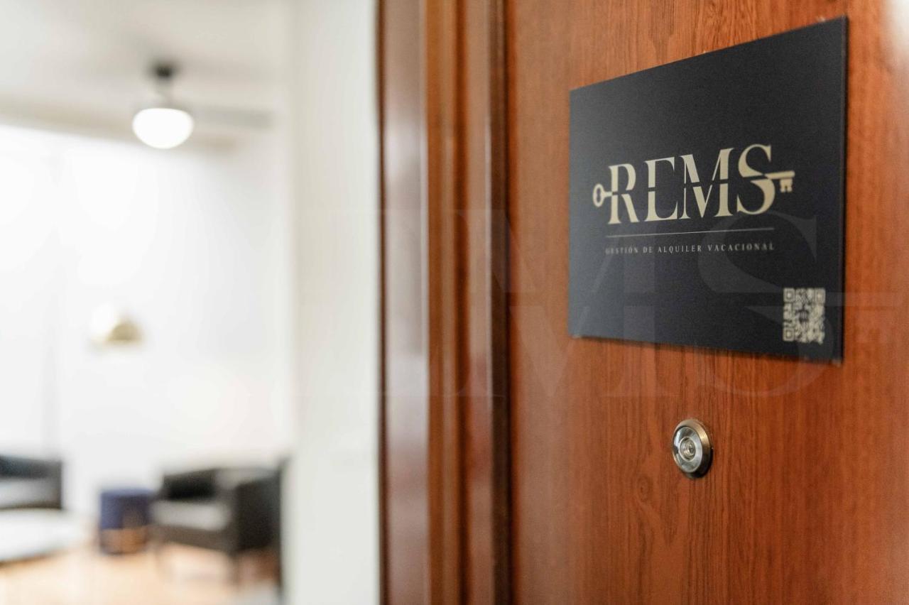 Modern Gem In Heart Of Malaga, Near Sights Rems Appartement Buitenkant foto